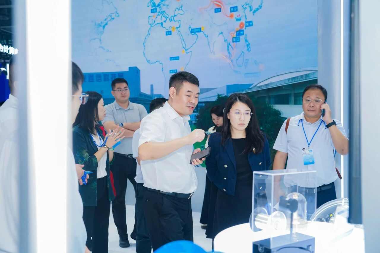亨通光电受邀参加2025中国移动全球合作伙伴大会(图1)