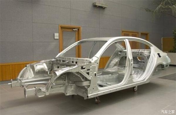 汽车厂为何不自造全部零部件?从发动机到座椅的专业化分工与降本控险提效保质逻辑及供应商策略 汽车厂为何不自造全部零部件?从发动机到座椅的专业化分工与降本控险提效保质逻辑及供应商策略